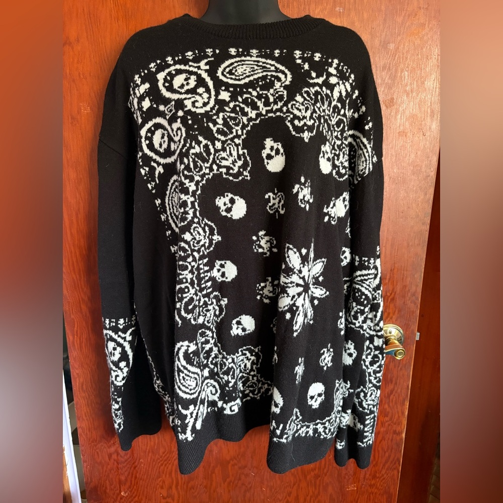 Boohoo MAN Paisley Skull Sweater Size L